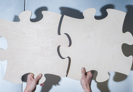 modulare Puzzleteile Team Meeting aus Birkensperrholz